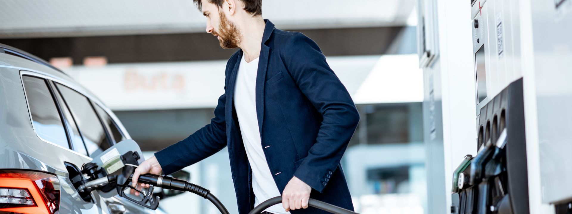 pumping gas during the gas tax holiday